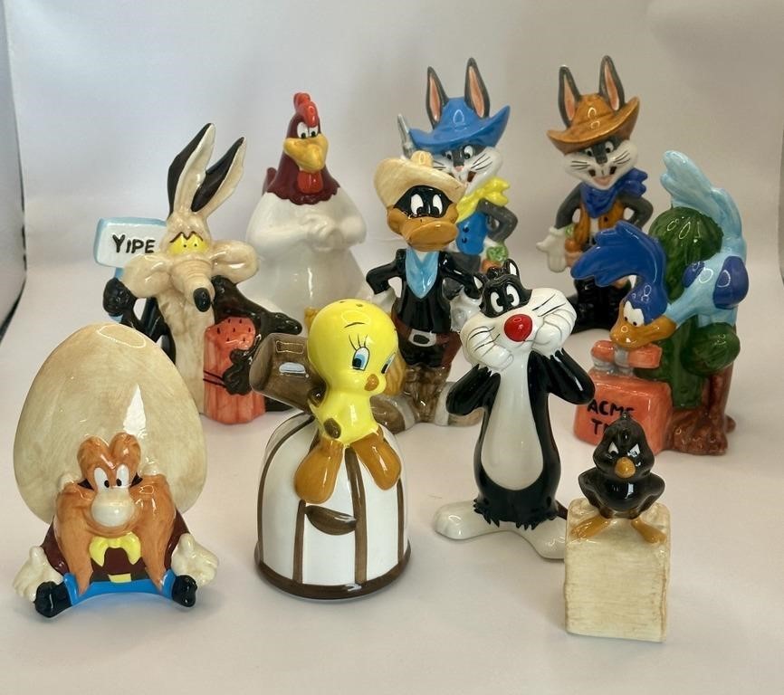 Looney Tunes  collectible Salt and Pepper shakers