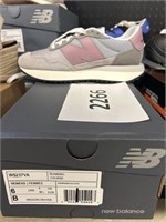 NB sneaker        6