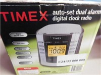 Timex auto-set dual alarm digital clock radio in