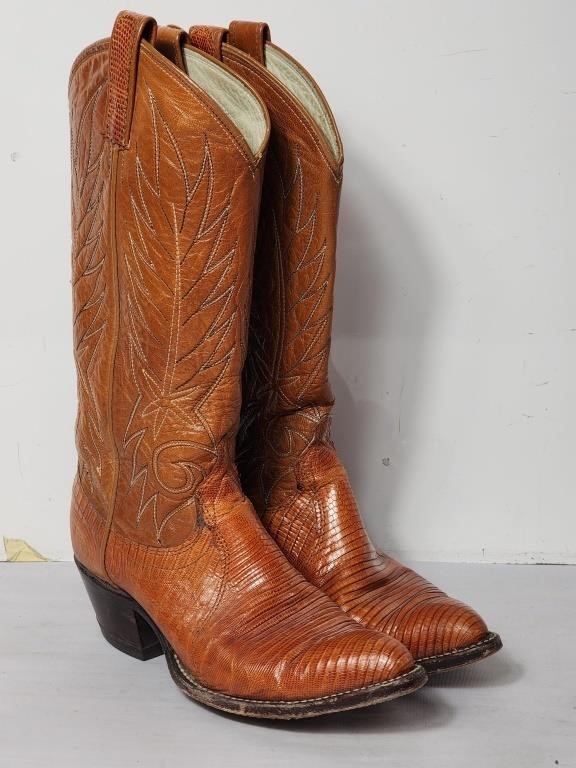 Vintage brown leather cowboy boots, size 7