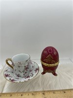 E-728 mini tea cup and saucer and egg with clock
