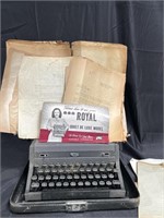 Vintage Royal Quiet de Luxe portable typewriter