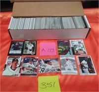 351 - BOX OF MIXED BASEBALL TRADING CARDS (A173)