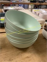 6 plastic bowls