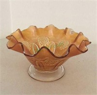 Pedestal vintage carnival glass bowl measuring 4