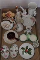 Assorted porcelain lot including: vases, candy