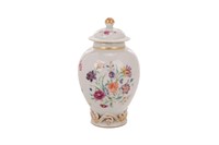 18th C CHINESE EXPORT PORCELAIN TEA CADDY