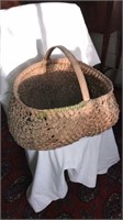 Antique splint oak buttocks basket, 15 inches