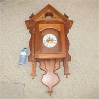 Wall Clock Battery Operated Works Chimes 1/4 Hour