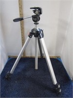 CAMERA TRIPOD