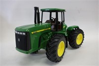 JOHN DEERE 9200 TRACTOR ERTL 1/16