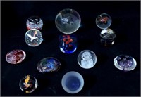 12 Paper weights - art glass