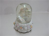 6" Westland Musical Snow Globe