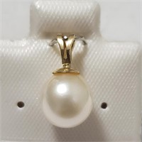 14K  Cultured Pearl Pendant