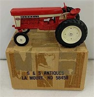 Farmall 560 NFTS 1978 NIB