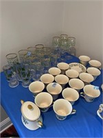 41 PC SET OF LENOX "HOLIDAY" DINNERWARE AND