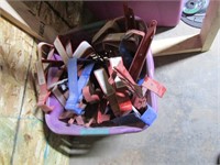 tote of fixed roof brackets