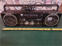 RETRO EVERSONIC AM/FM BOOMBOX - WORKS