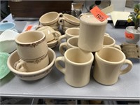 LOT OF STONEWARE MUGS / CUPS