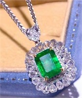 2.5 ct natural emerald pendant in 18K gold