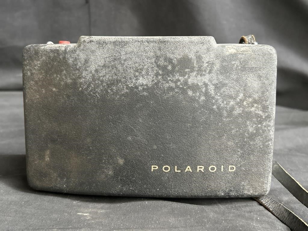 Vintage Polaroid automatic 100 land camera