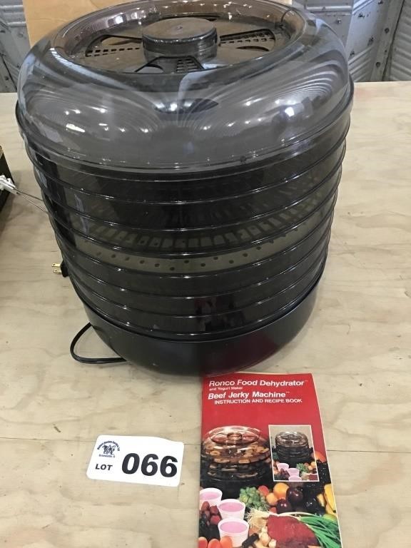 FOOD DEHYDRATOR