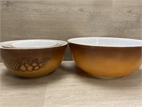 Compete Set Pyrex "Old Orchard Fruit" Mixing Bowls