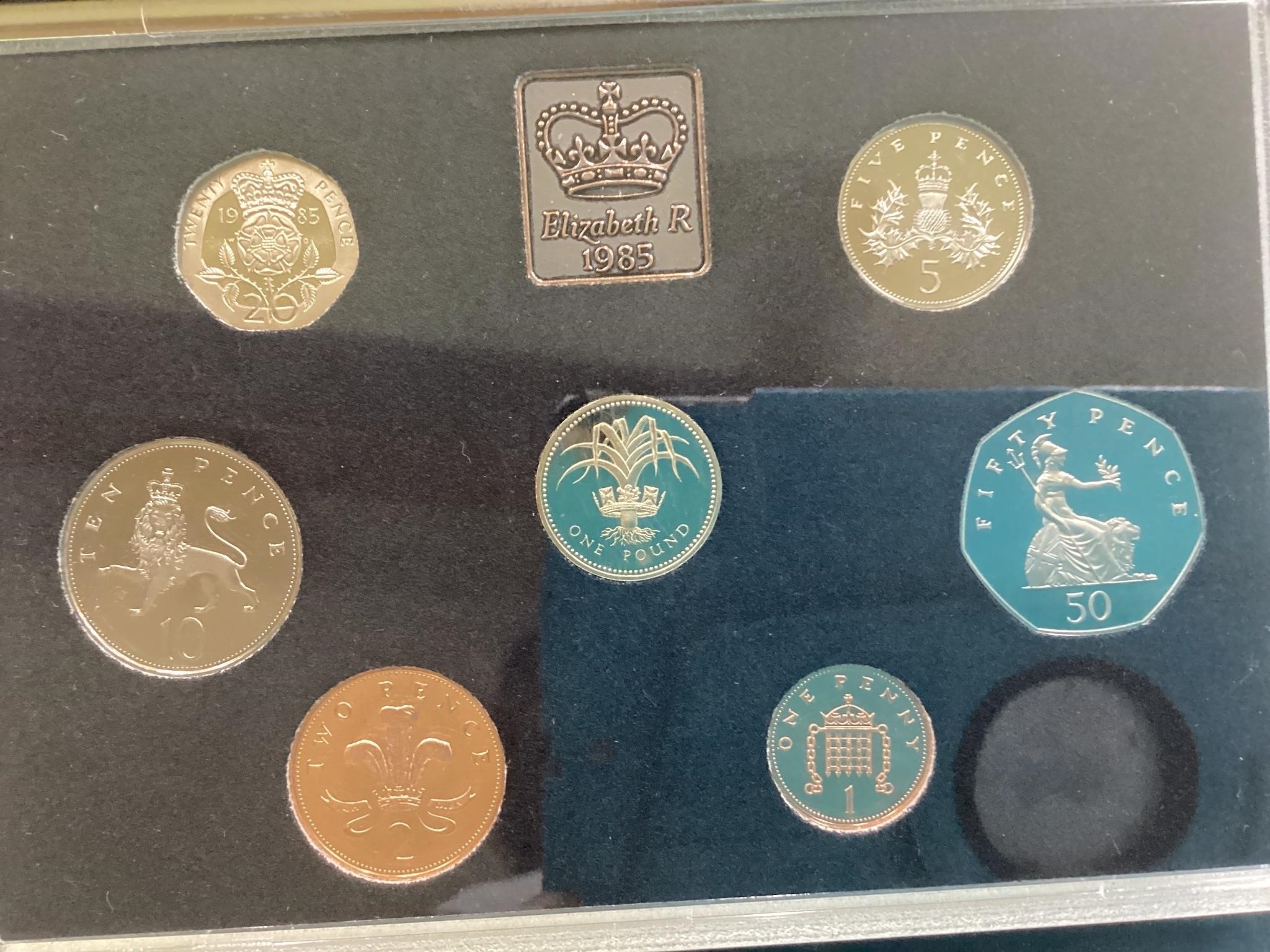 7 COINS. UK PROOF COIN COLLECTION 1985 ROYAL MINT