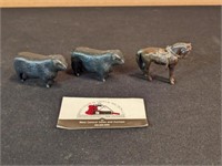 Cast brass horse and 2 plastic bulls