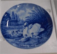 (AB) Kaiser Porcelain Mother's Day plates