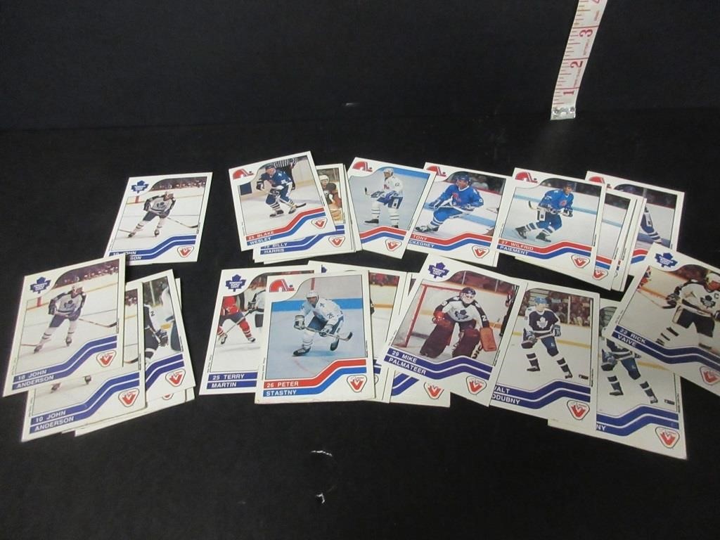 30 1983/84 VACHON CAKES NHL HOCKEY CARDS