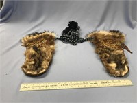 Pair of fur mittens with bead work   (3)