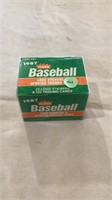 1987 Fleer baseball cards (unopened)