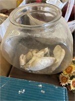 Fish bowl with shells