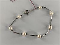 Simple women's bracelet