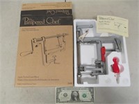 Pampered Chef Apple Peeler/Corer/Slicer in Box