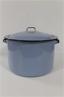 BLUE ENAMELWARE DUTCH OVEN WITH LID
