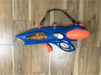 super soaker squirt gun