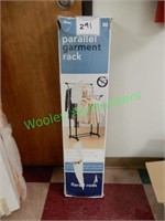 Parallel Garment Rack