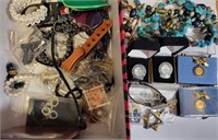 328 - MIXED LOT OF COSTUME JEWELRY (S13)