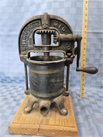 Enterprise Mfg. Cast iron fruit press sausage