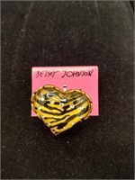 Betsy Johnson Lrg Heart Fashion Ring