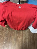 13 Lee heavy duty, extra large, red sweatshirts