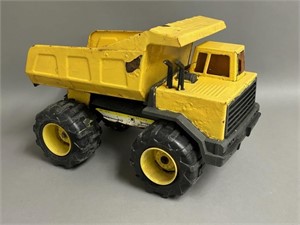 Tonka Toys Mighty Dump Truck