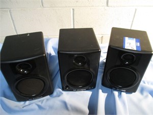 Qty 3 , M-AUDIO studiophile AV 40 powered speakers