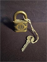 ANTIQUE BRASS "YALE" PADLOCK W/ KEYS