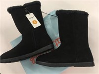 New Cat & Jack Size 5 Boots
