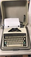 Olympia de luxe typewriter in working condition