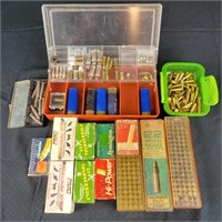 Over 700ct 22 long rifle bullets & other assorted