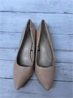Tan heels Womens Shoes size 6.5